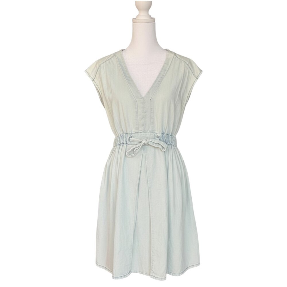 H&M Light Blue Chambray Tie-Waist Dress  w/ Flared Skirt & Pockets - Size 4